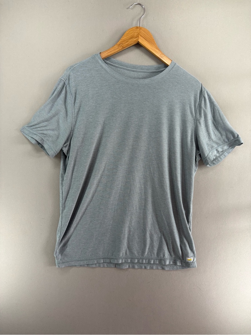 Vuori Men's L Strato Tech Tee Shirt Performance Short Sleeve Gray/Teal